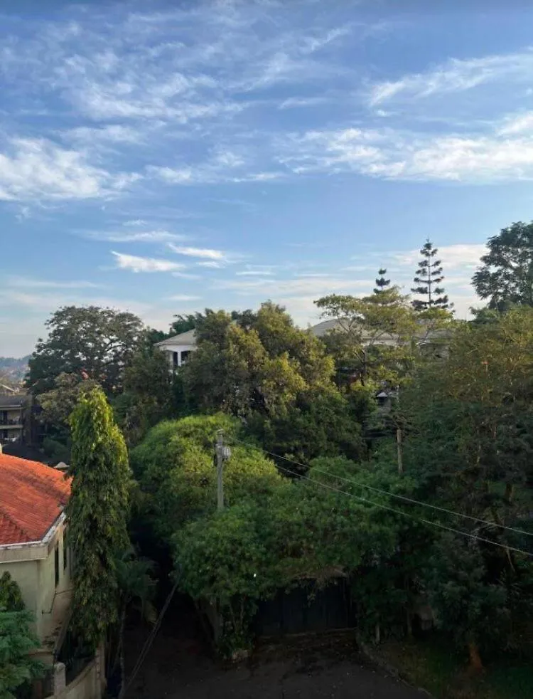 Kim Lake View Luxury Apartment 坎帕拉