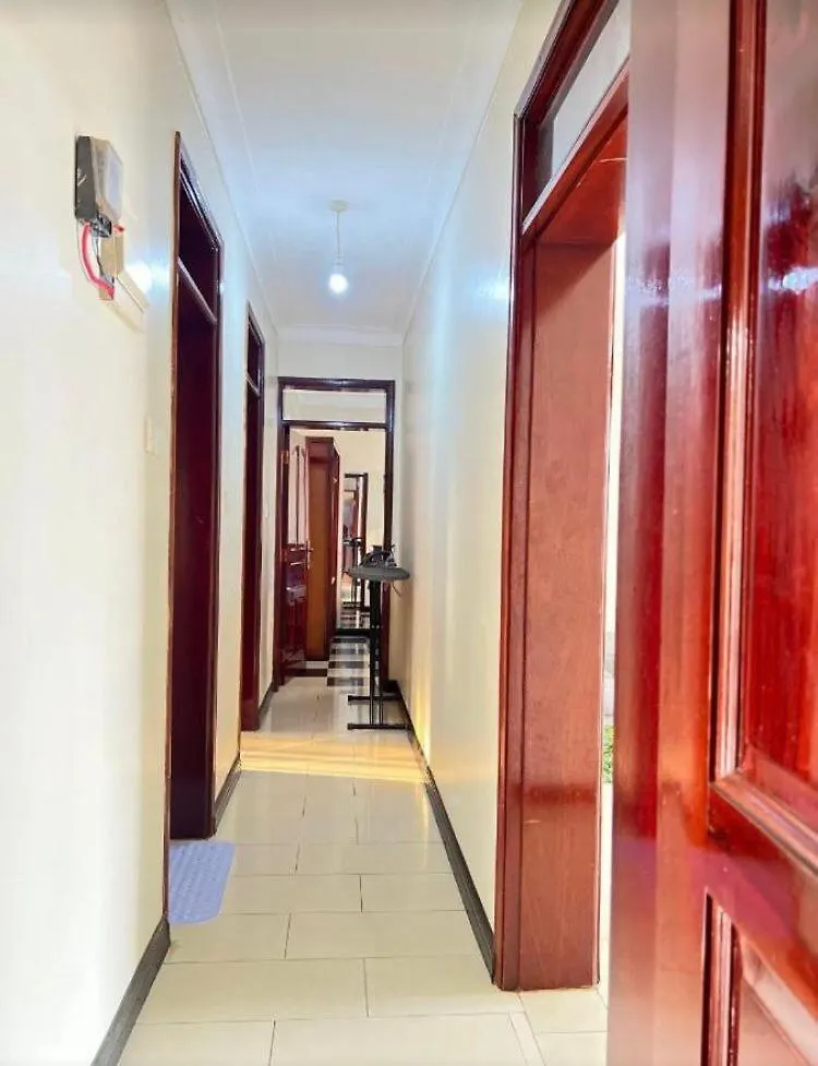 Kim Lake View Luxury Apartment 坎帕拉
