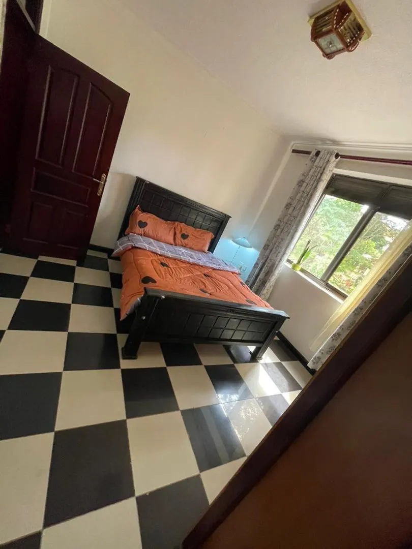 Kim Lake View Luxury Apartment 坎帕拉